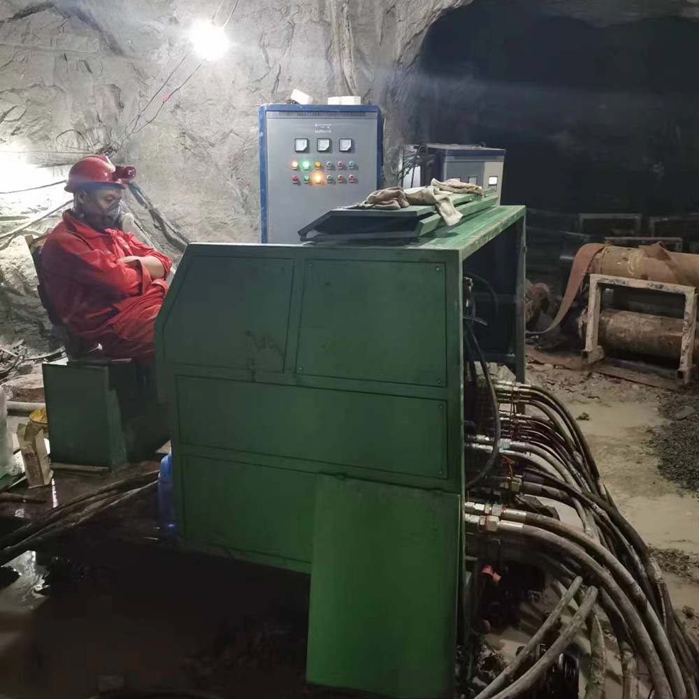 反井鉆機(jī)施工